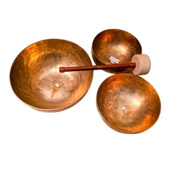 XXL-Fußschale als Fundament. Ruhe in der Mitte. Klarheit oben. - Großes Klangmassage Set aus 3 Klangschalen, Ø 21,4 - 30,6 cm, 4,96 kg