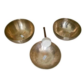 Erdung, Tiefe & Stabilität - XXXL Klangmassage-Set für professionelle Klangarbeit - aus 3 handgearbeiteten Klangschalen, Ø 25,6 - 29 cm, 5,99 kg