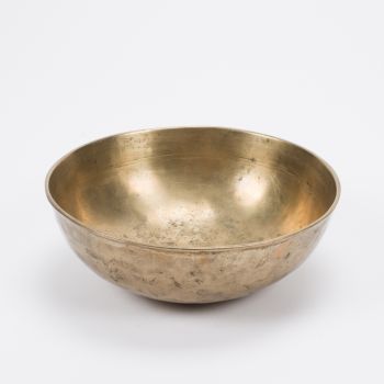 Planetenschale® antik Verbinde Dich zur Erde und Natur & Bewege Dich frei im Fluß der Veränderung mit Tageston & Pluto, Ø 18 cm, 500-600 Gramm inkl. Klöppel