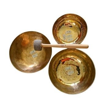 Profi-Klangmassage-Set „Kraft spüren, klar denken, innerlich ruhig bleiben“ aus 3 Biorhythmus-Klangschalen, Ø 22,1 -27,6 cm, 4,42 kg
