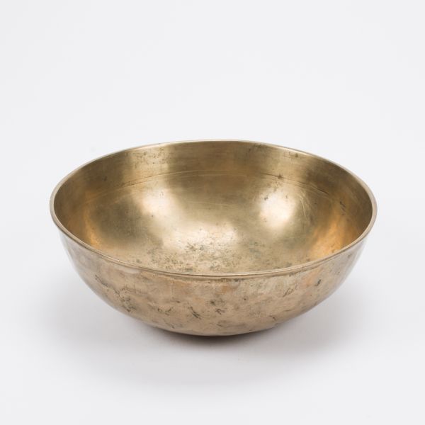 Planetenschale® antik Verbinde Dich zur Erde und Natur & Bewege Dich frei im Fluß der Veränderung mit Tageston & Pluto, Ø 18 cm, 500-600 Gramm inkl. Klöppel