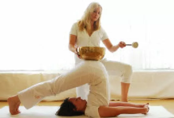 Planetenklangschalen Seminar mit Yoga